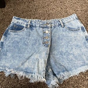 XL jean shorts.
